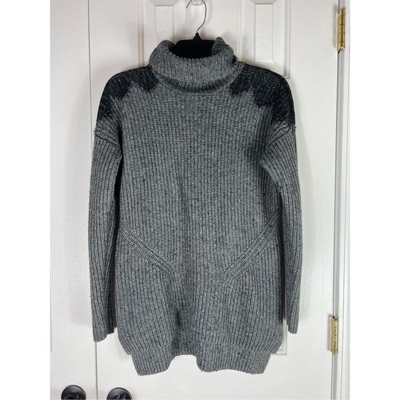 Loft Womens Sweater Size M - Picture 1 of 4